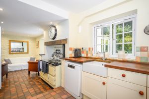 Kitchen- click for photo gallery